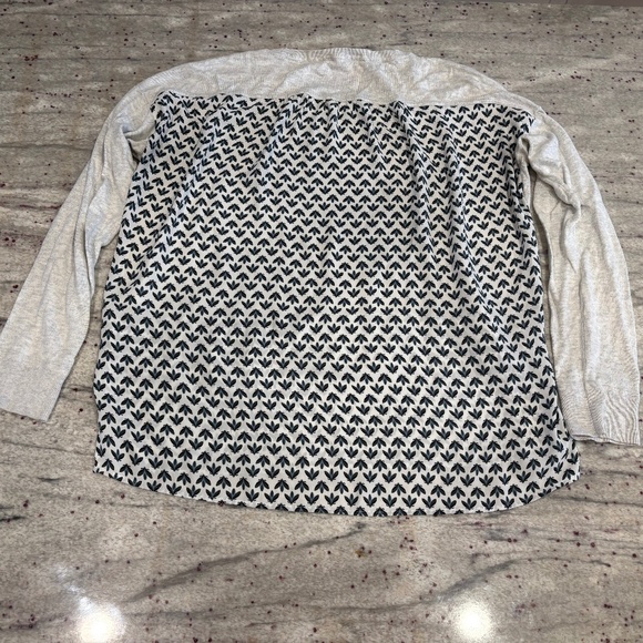 LOFT Womens Gray Sweater Blouse with Blue Green Flower Pattern - Size M - Picture 4 of 4